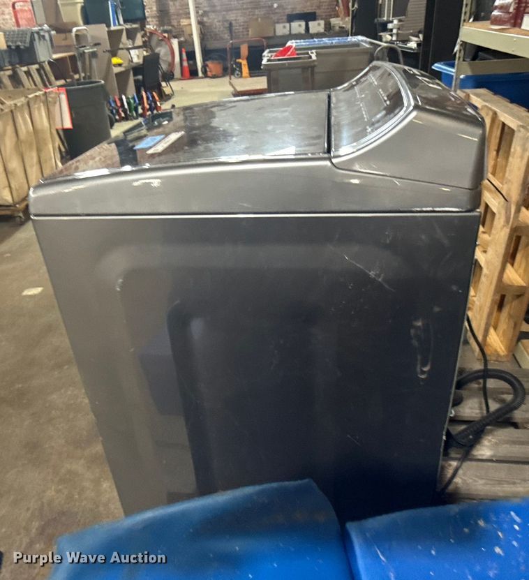 image for item FB8568 Whirlpool Cabrio top load washer