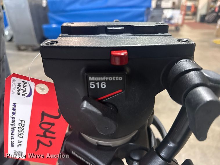 image for item FB8569 Tripod system with case