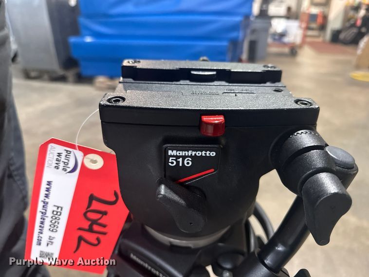 image for item FB8569 Tripod system with case