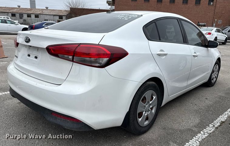 image for item FB8577 2017 Kia Forte 