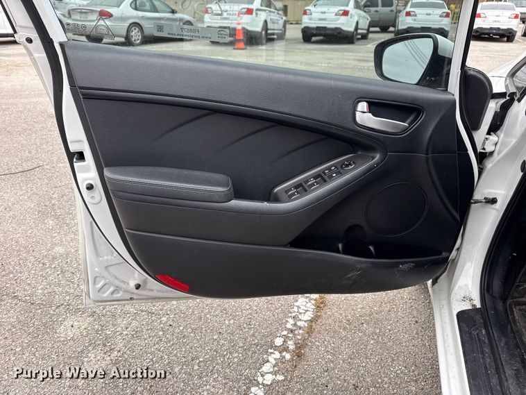 image for item FB8577 2017 Kia Forte 