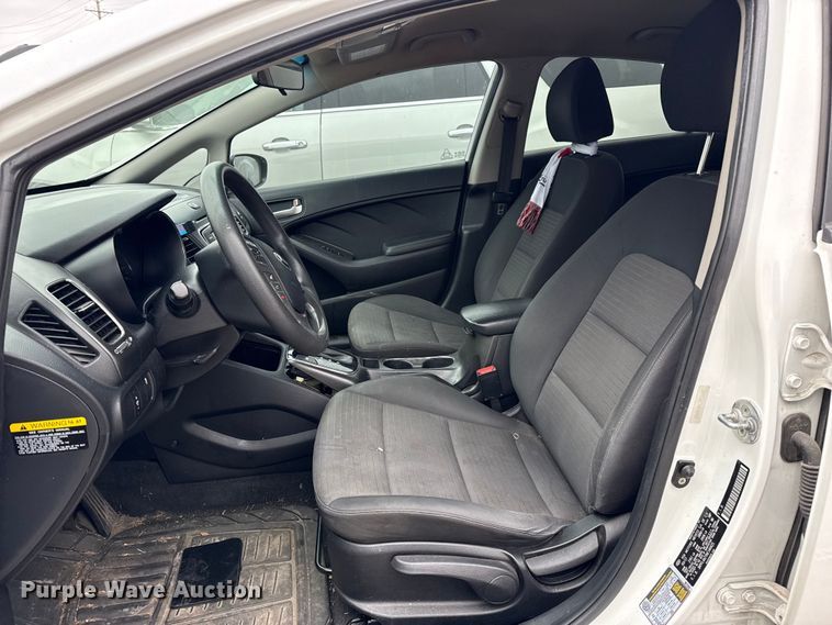 image for item FB8577 2017 Kia Forte 