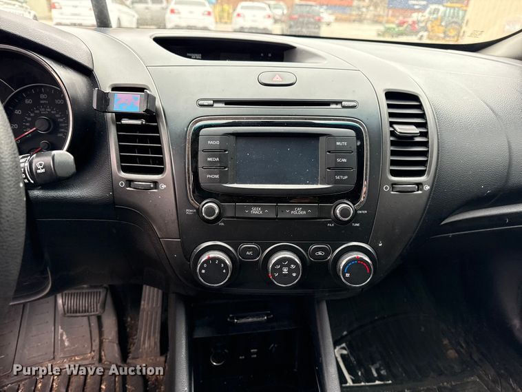 image for item FB8577 2017 Kia Forte 