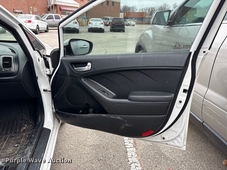 image for item FB8577 2017 Kia Forte 