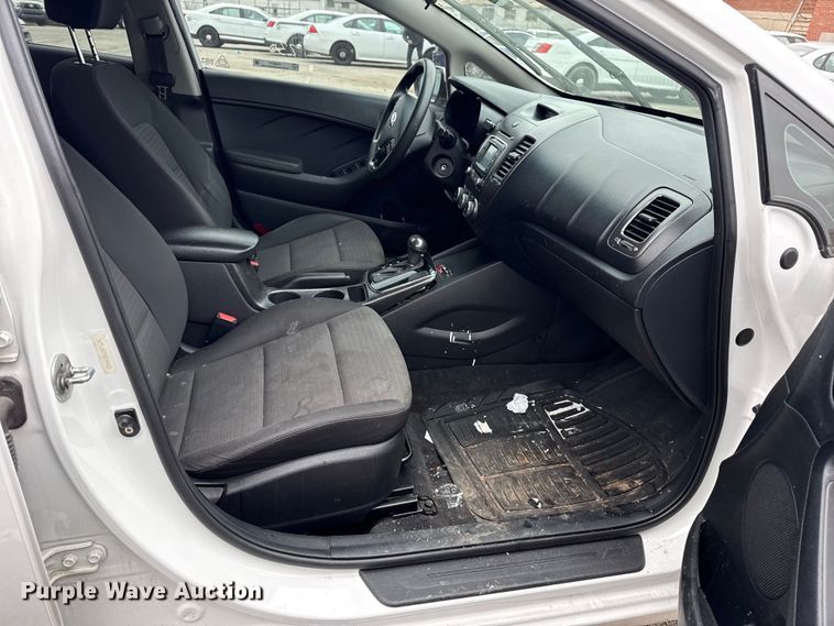 image for item FB8577 2017 Kia Forte 