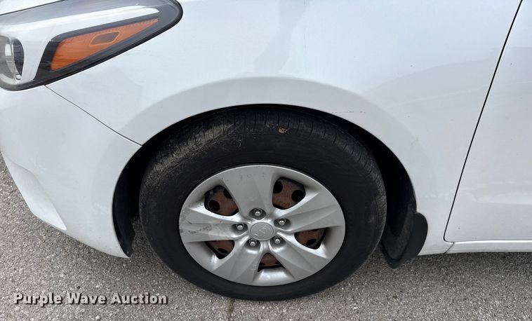 image for item FB8577 2017 Kia Forte 