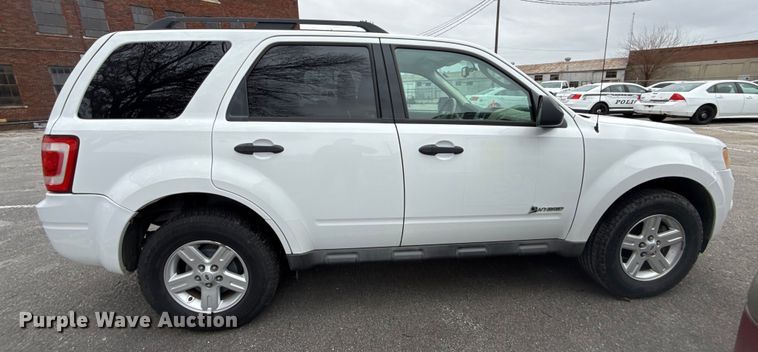 image for item FB8579 2010 Ford Escape Hybrid SUV