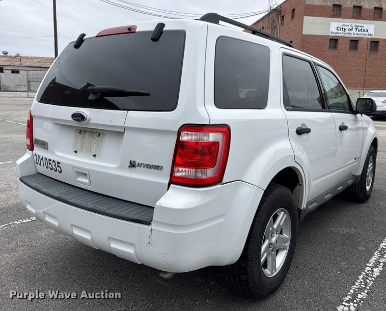 image for item FB8579 2010 Ford Escape Hybrid SUV