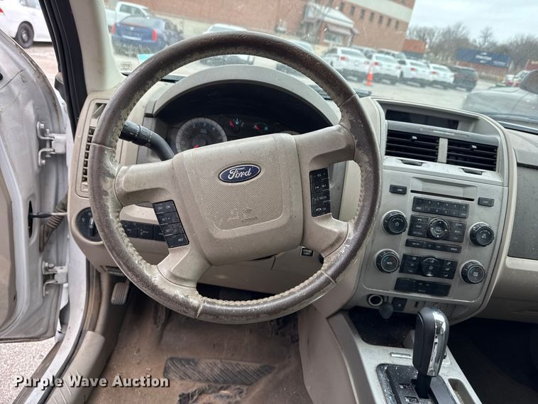 image for item FB8579 2010 Ford Escape Hybrid SUV