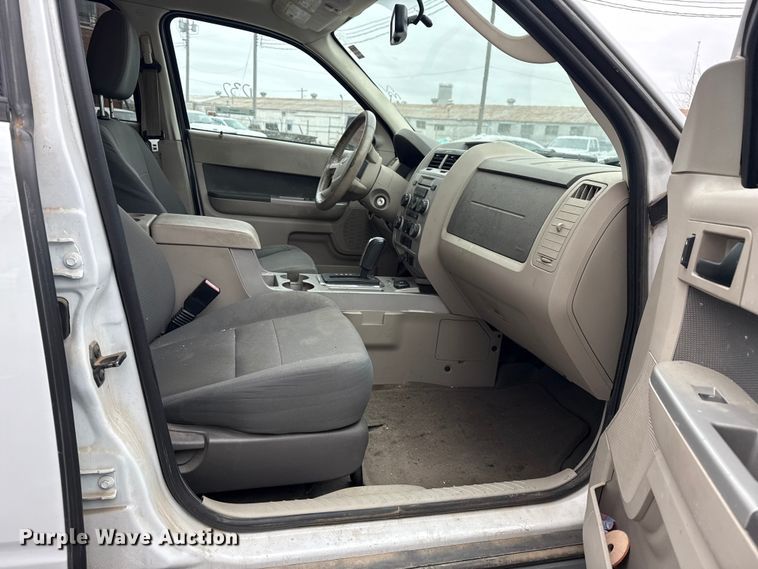 image for item FB8579 2010 Ford Escape Hybrid SUV