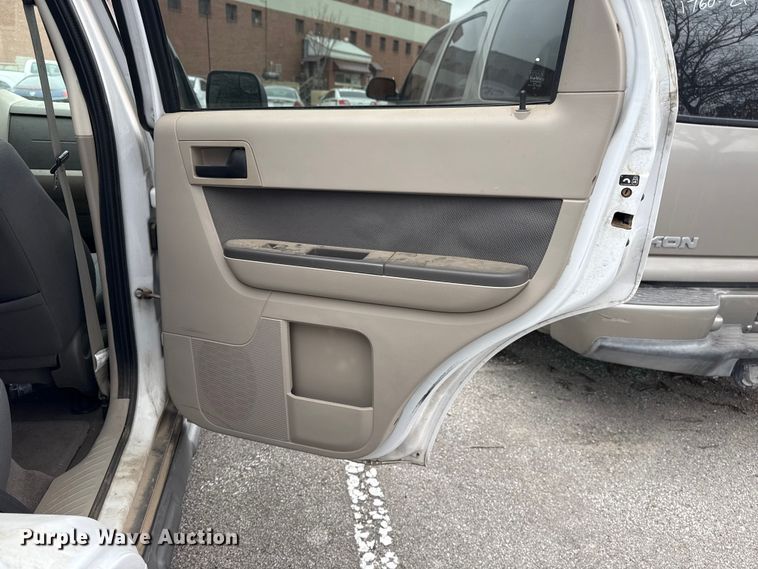 image for item FB8579 2010 Ford Escape Hybrid SUV