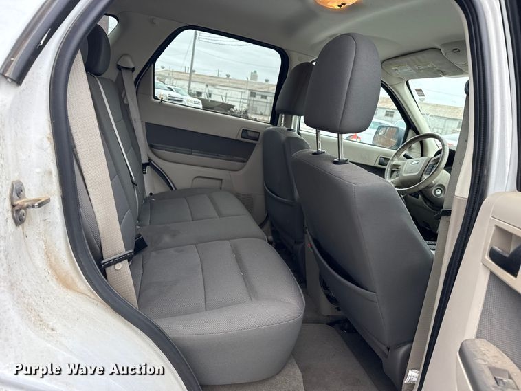 image for item FB8579 2010 Ford Escape Hybrid SUV