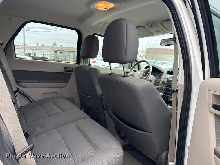 image for item FB8579 2010 Ford Escape Hybrid SUV