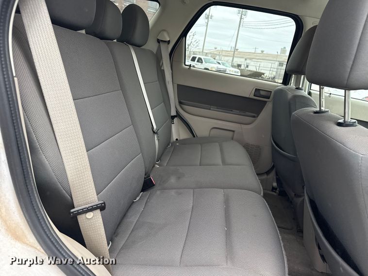 image for item FB8579 2010 Ford Escape Hybrid SUV