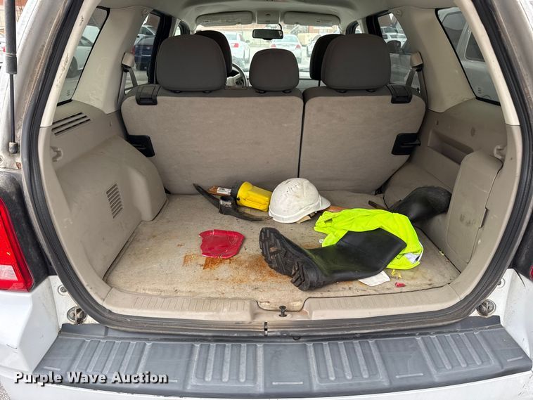 image for item FB8579 2010 Ford Escape Hybrid SUV