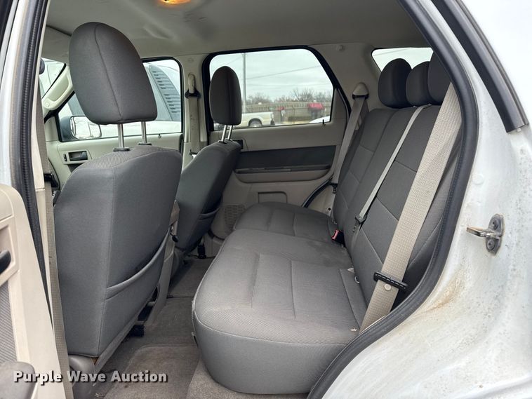 image for item FB8579 2010 Ford Escape Hybrid SUV