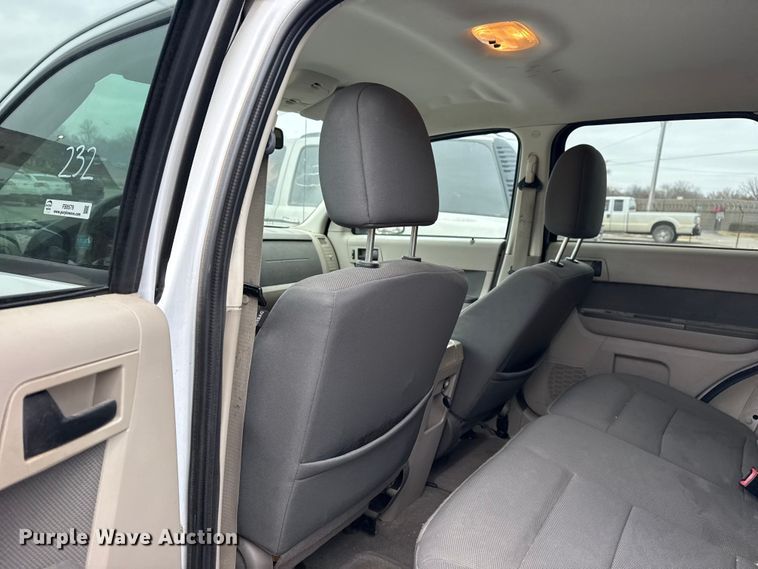 image for item FB8579 2010 Ford Escape Hybrid SUV