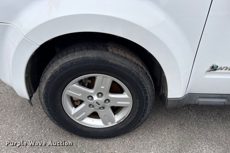 image for item FB8579 2010 Ford Escape Hybrid SUV