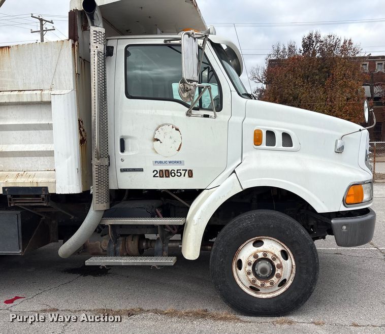 image for item FB8580 2006 Sterling L8500 dump truck