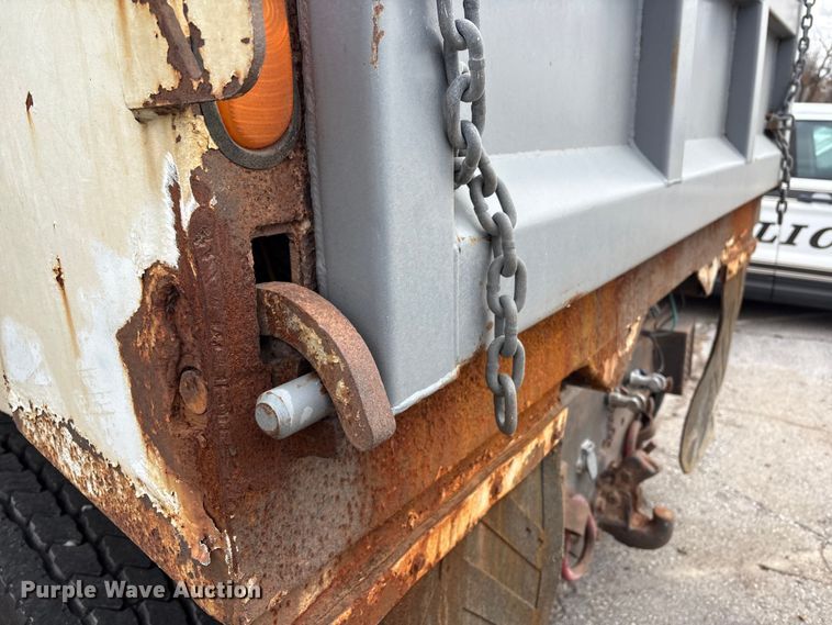 image for item FB8580 2006 Sterling L8500 dump truck