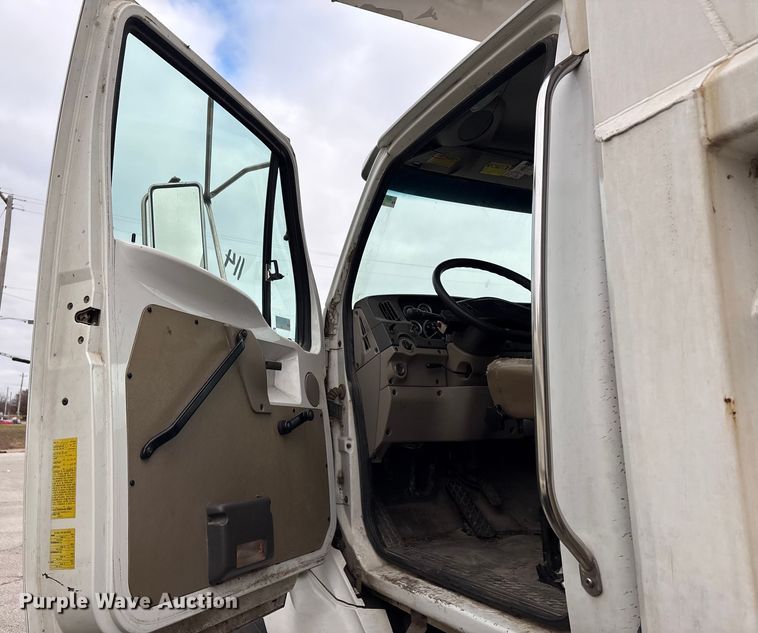 image for item FB8580 2006 Sterling L8500 dump truck