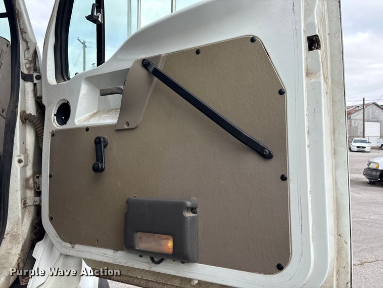 image for item FB8580 2006 Sterling L8500 dump truck