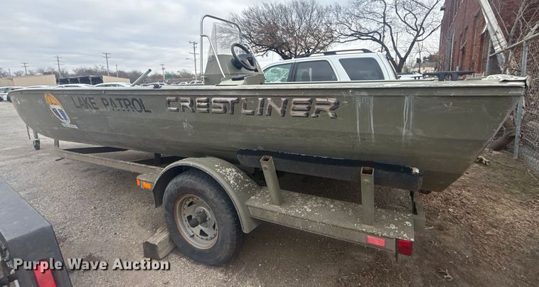 image for item FB8581 2003 Crestline 2070 boat
