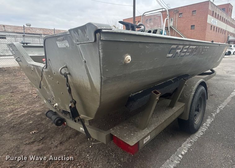 image for item FB8581 2003 Crestline 2070 boat