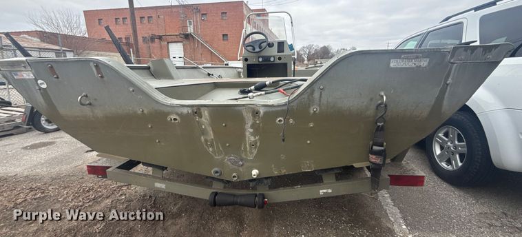 image for item FB8581 2003 Crestline 2070 boat