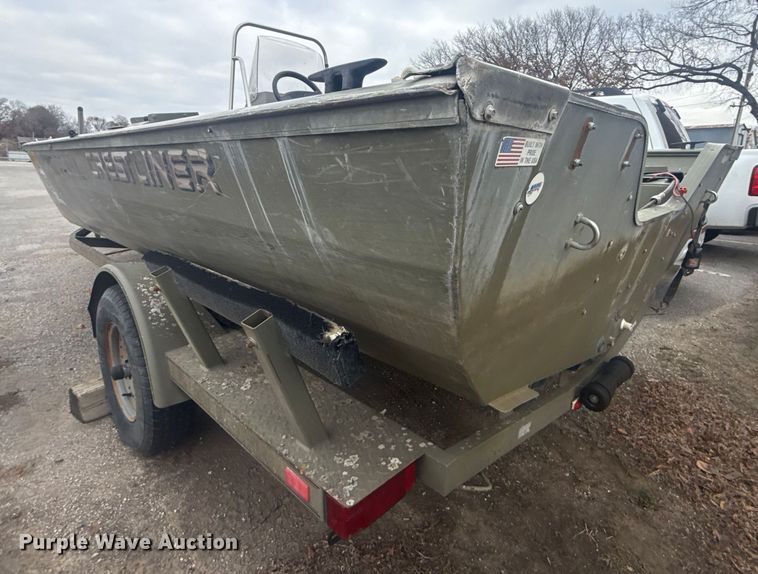 image for item FB8581 2003 Crestline 2070 boat