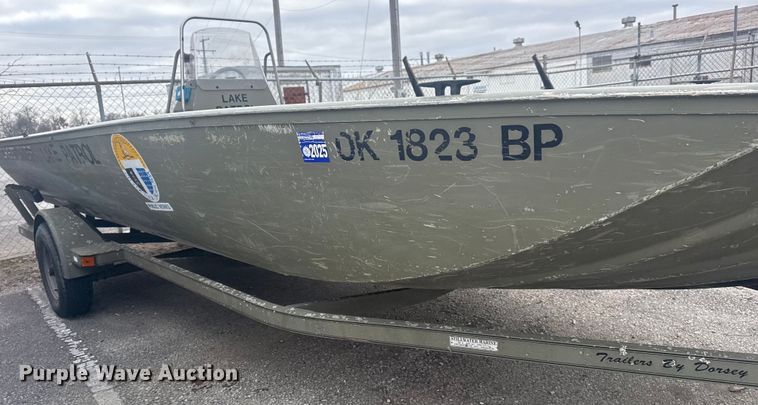 image for item FB8581 2003 Crestline 2070 boat