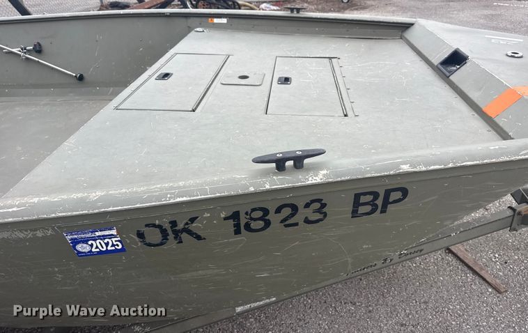 image for item FB8581 2003 Crestline 2070 boat