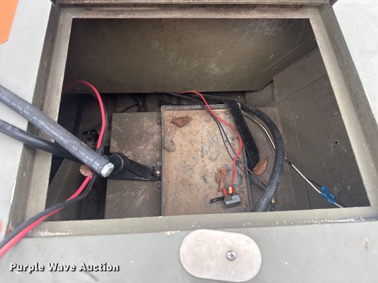 image for item FB8581 2003 Crestline 2070 boat