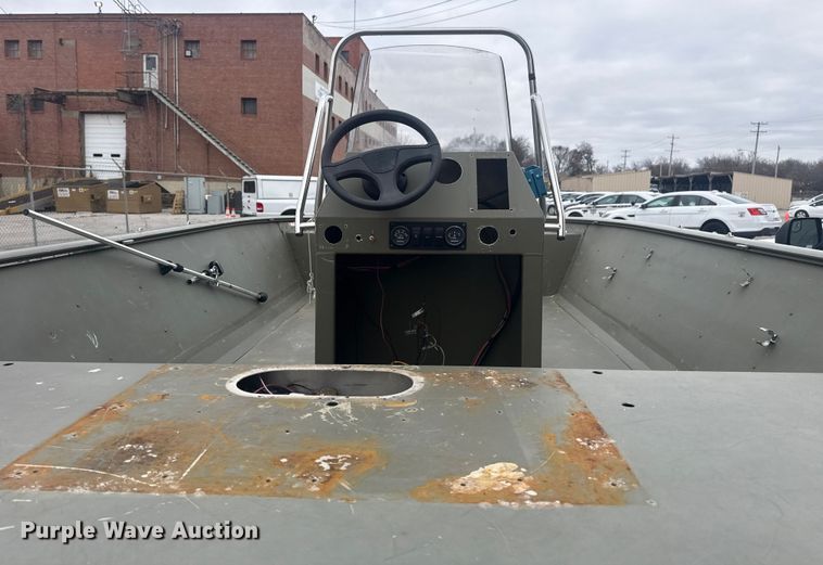 image for item FB8581 2003 Crestline 2070 boat