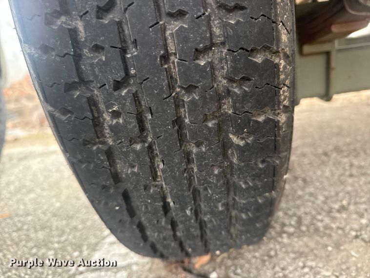 image for item FB8581 2003 Crestline 2070 boat