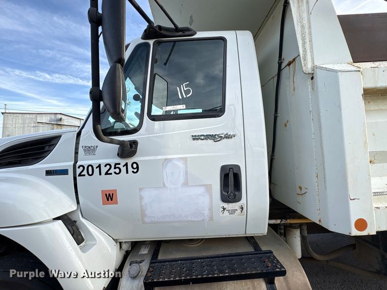 image for item FB8582 2012 International 7400 dump truck