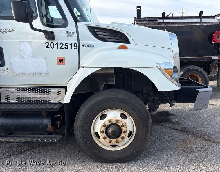 image for item FB8582 2012 International 7400 dump truck