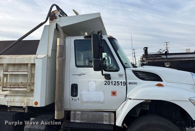 image for item FB8582 2012 International 7400 dump truck