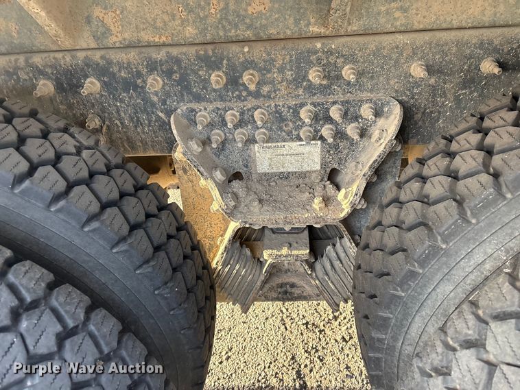 image for item FB8582 2012 International 7400 dump truck