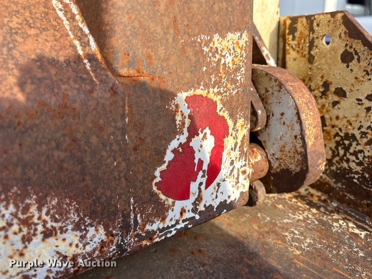 image for item FB8582 2012 International 7400 dump truck