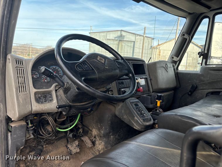 image for item FB8582 2012 International 7400 dump truck