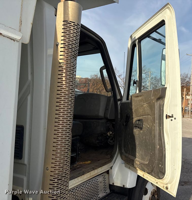 image for item FB8582 2012 International 7400 dump truck