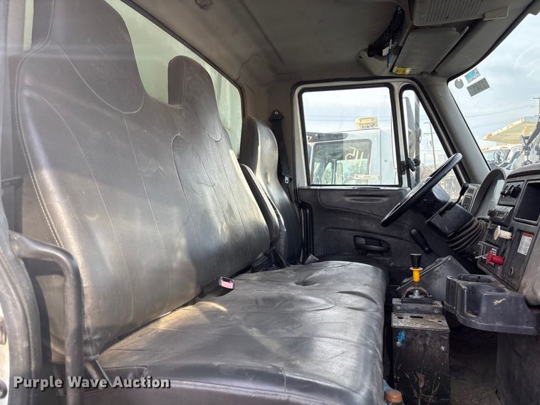 image for item FB8582 2012 International 7400 dump truck