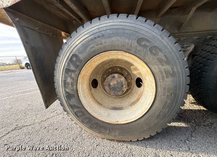 image for item FB8582 2012 International 7400 dump truck