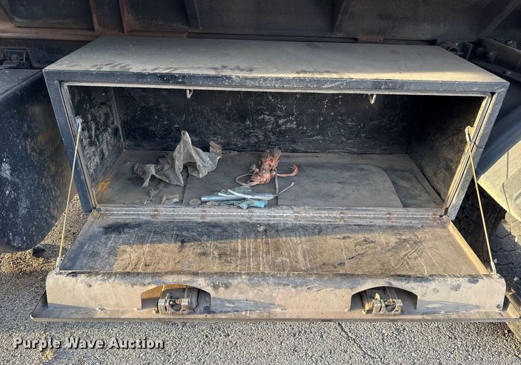 image for item FB8585 2005 International 7400 dump truck