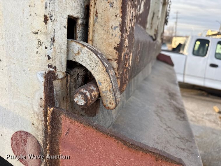 image for item FB8585 2005 International 7400 dump truck