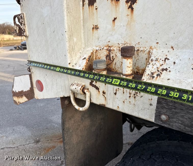 image for item FB8585 2005 International 7400 dump truck