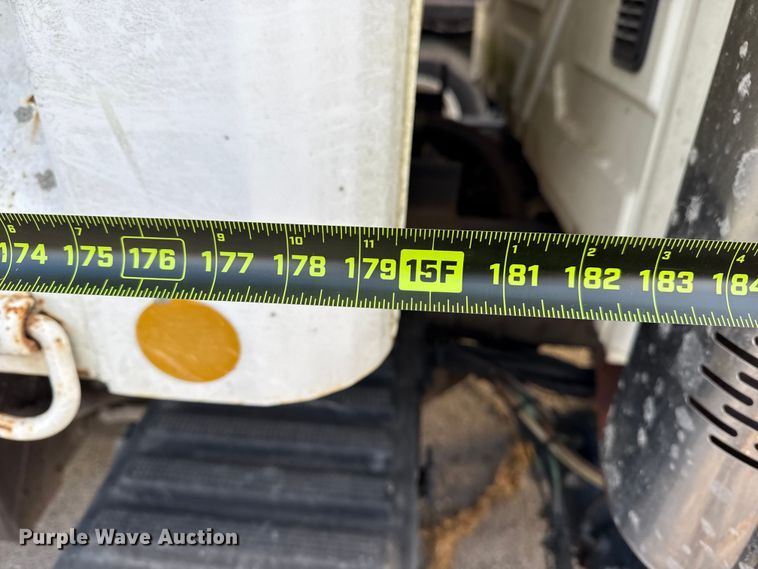 image for item FB8585 2005 International 7400 dump truck