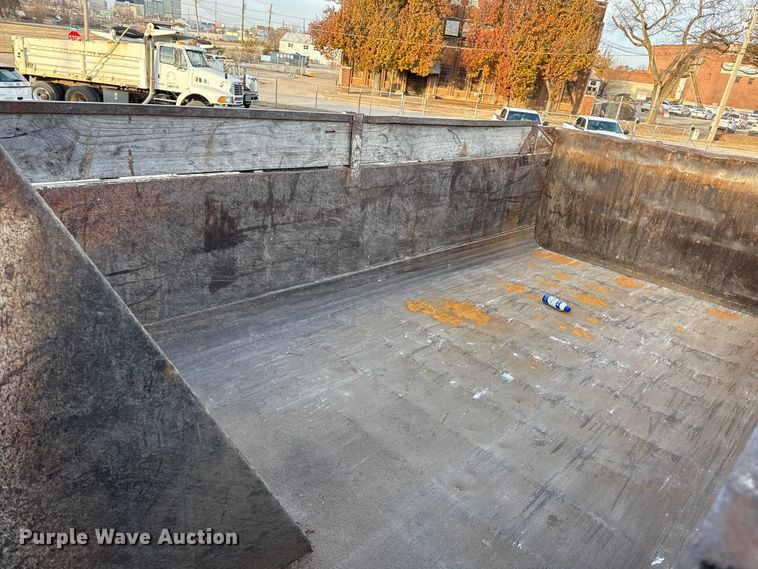 image for item FB8585 2005 International 7400 dump truck