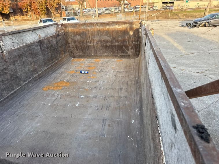 image for item FB8585 2005 International 7400 dump truck